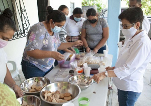 Entrega DIF Vallarta apoyo para limpieza a zonas rurales