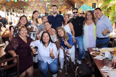 Luis Munguía celebra a las madres trabajadoras del Ayuntamiento
