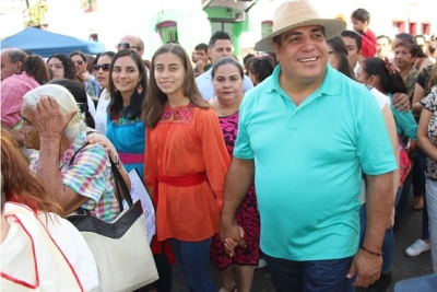 Alcalde y familia participan en peregrinación de ‘Los Favorecidos’