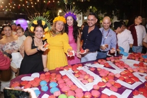Puerto Vallarta celebra la vida y la muerte con altares y catrinas