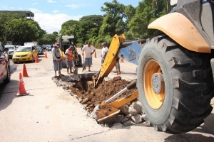 Seapal repara tubería en Avenida Francisco Villa