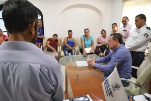 Agradecen comerciantes semifijos de Bucerías atención y apoyo de Jaime Cuevas