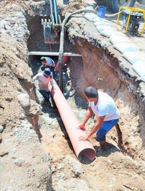 Canalización pluvial al drenaje ocasiona socavones en las calles