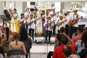 Gran encuentro “Niños mirando al mar, alas por la tradición”