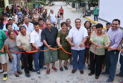 Inaugura el alcalde, Arturo Dávalos, más vialidades rehabilitadas