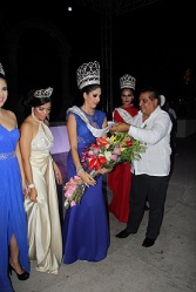 Es Rocío Sánchez De Río Arias, reina de las Fiestas Patrias 2014