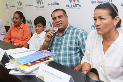 Apoyos sin precedentes a educación en el gobierno de Arturo Dávalos