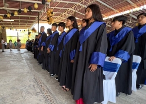 Emotivo acto de clausura de telesecundaria de El Colorado