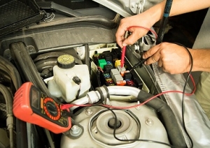 Simplifican actualización de software de automóviles por un invento en el ITESO