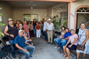 Escucha Castro Almaguer a vecinos de Ojo de Agua en asamblea informativa