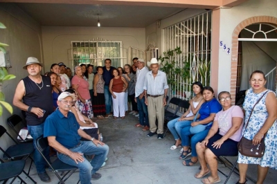 Escucha Castro Almaguer a vecinos de Ojo de Agua en asamblea informativa