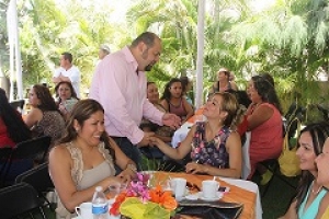 Anuncia Ramón Guerrero importantes apoyos para las madres trabajadoras del ayuntamiento