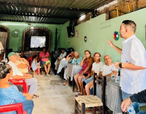 RA Aguilar continúa en territorio, escuchando las necesidades de la gente