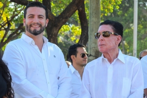 Luis Munguía reconoce compromiso de trabajadores en el Día del Trabajo