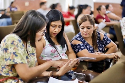 Capacitan a Comités del Programa de Desayuno Escolares en BB