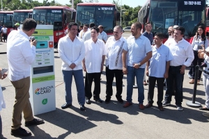 Celebran la modernización del transporte en PV; ponen en marcha 30 nuevos camiones
