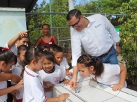 Cumple Seapal compromiso con niños de la delegación de Ixtapa