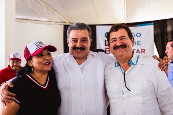 Los “Pacos” sacan adelante evento de Morena y los “duros” de Laurel quedan mal