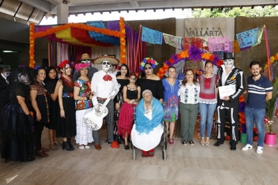 Con divertido concurso de altares, celebra DIF el Día de Muertos