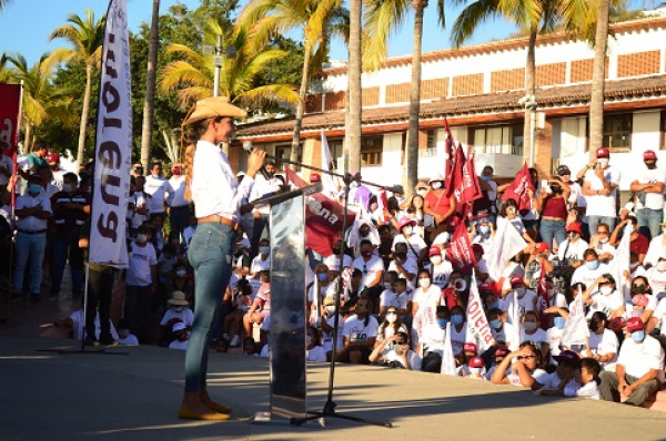 Ante 3 mil personas Yussara Canales reafirma que este 6 de junio Vallarta tendrá un presidente de 10