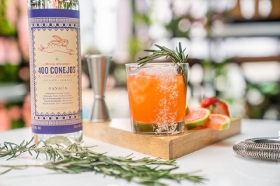 Mezcal 400 Conejos celebra los sabores y colores de México con recomendaciones de maridaje y cocteles para el mes patrio