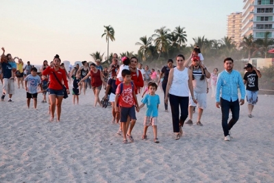 Liberan Tortugas alumnos del CAM 12 de Bahía de Banderas