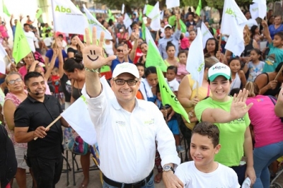 Reconocen compromiso de Abarca con la niñez y la educación