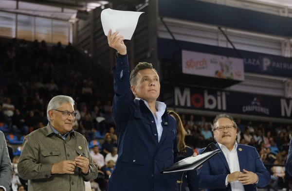 Gobierno de Jalisco entregó más de 9 mil 400 computadoras a docentes de educación pública en el estado
