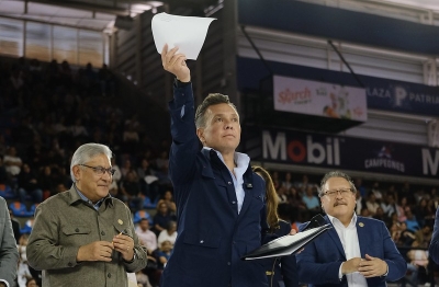 Gobierno de Jalisco entregó más de 9 mil 400 computadoras a docentes de educación pública en el estado