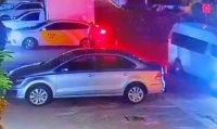 De escándalo en Vallarta, taxistas roban combustible de carros particulares y son captados en video