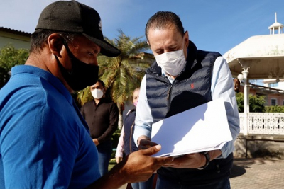 Entrega Jaime Cuevas escrituras a 283 familias de Bahía de Banderas