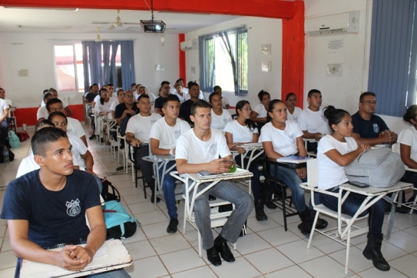 Capacitan a cadetes en vialidad y transporte