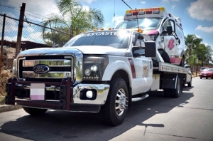 Regularizan 200 empresas de grúas con más de mil vehículos