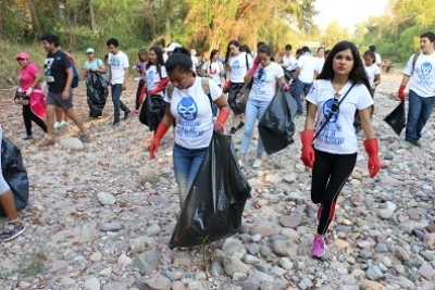 Jóvenes vallartenses contribuyen al cuidado del medio ambiente