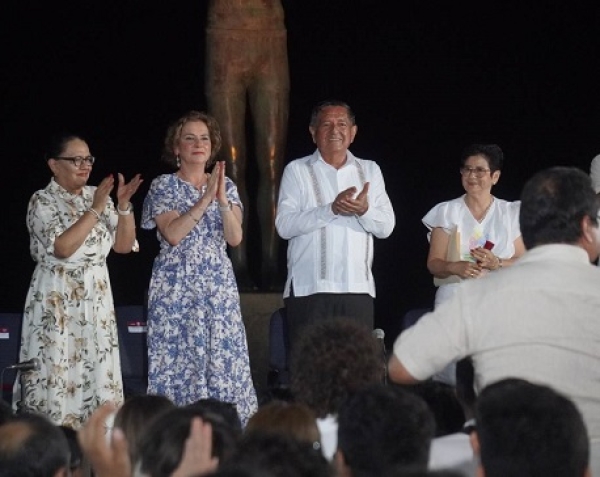 Beatriz Gutiérrez Müller y el Profe Michel encabezan el &#039;Fandango por la Lectura&#039;