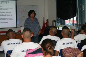 Capacitan a cadetes de policía de PV a entender y saber que es el suicidio y su prevención