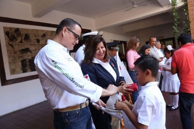 Reconoce César Abarca labor humanitaria de la Cruz Roja