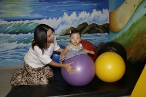 Constatan donantes beneficios de la Unidad Regional de Rehabilitación