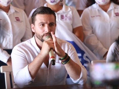 Felicita Luis Munguía al presidente municipal electo