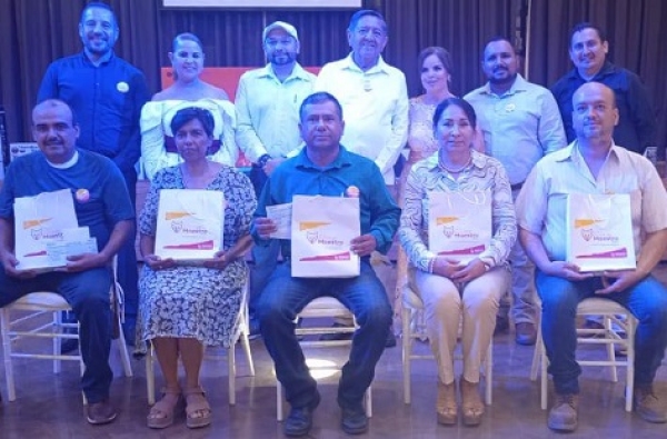 Reconoce Profe Michel labor de maestros del Colegio de Bachilleres