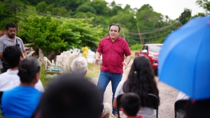 Dialoga Juan Carlos Castro con Vecinos de Monte Bello