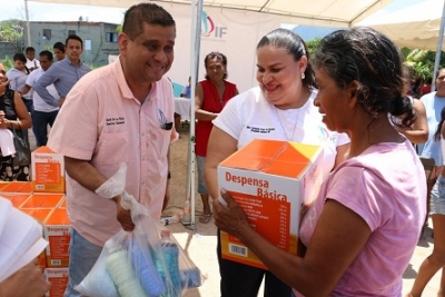 Brinda DIF asistencia a familias de la colonia Magisterio