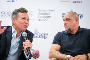 Participa Lemus en convivencia del exfutbolista Roberto Carlos con niños del Educational Football Program de la Fundación Real Madrid