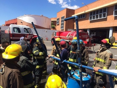 Bomberos vallartenses se capacitan en Materiales Peligrosos