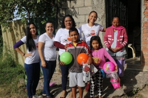 Comparte DIF ‘Regalos de Amor’ con miles de niños vallartenses
