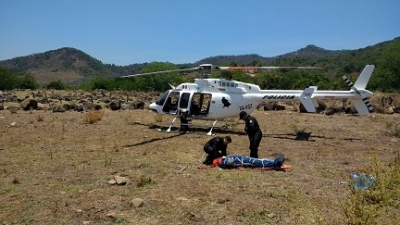 Policía Nayarita rescata cuerpo de menor fallecido en una cascada