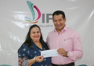 Recibe Sistema DIF donativo del hotel Barceló