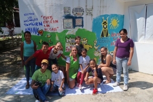 Visitan Los Fridos el CCAAAM, para compartir su color y alegría