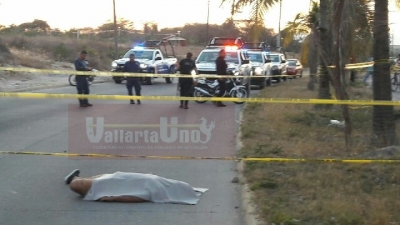 Se mata motociclista al derrapar y pegar contra una palmera en Av. Los Poetas