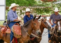 El Colorado se viste de fiesta para sus tradicionales paseadas